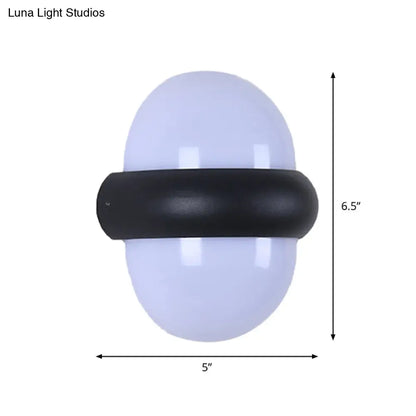 Aplique de pared contemporáneo DecorBites™ negro con media luz para patio - Bola de plástico