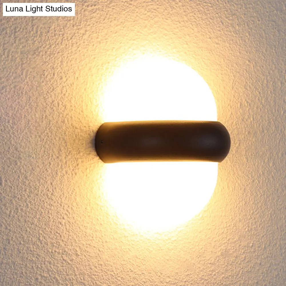 Aplique de pared contemporáneo DecorBites™ negro con media luz para patio - Bola de plástico
