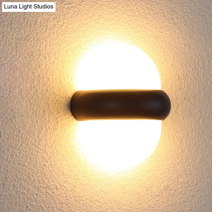 Aplique de pared contemporáneo DecorBites™ negro con media luz para patio - Bola de plástico