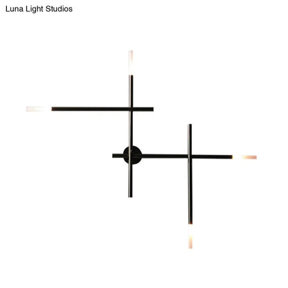 Aplique de pared DecorBites™ contemporáneo negro/dorado metálico con líneas cruzadas LED