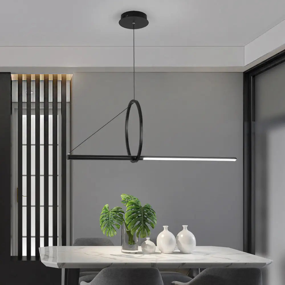 Lámpara de techo LED contemporánea DecorBites™ negra con anillo metálico y diseño lineal tipo isla para comedor