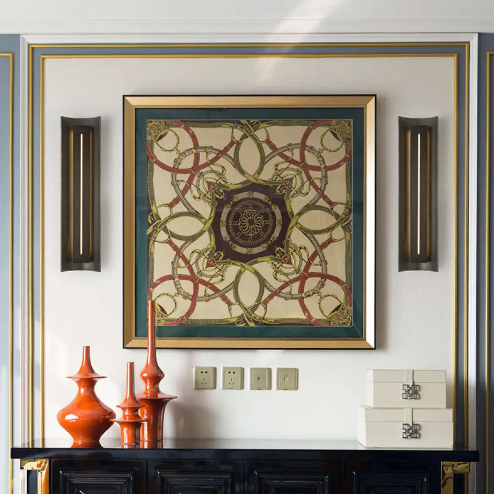 Aplique de pared LED contemporáneo DecorBites™ negro para dormitorio con pantalla metálica curva - 1 bombilla