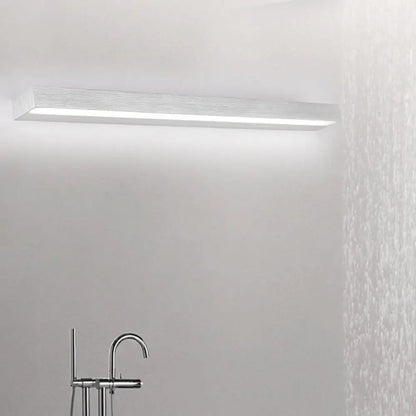 Aplique de pared lineal DecorBites™ de luz LED contemporánea en negro y plata, con acabado blanco cálido, disponible en anchos de 16", 19.5" y 23.5".