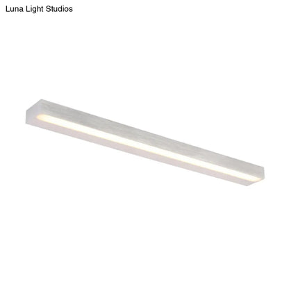 Aplique de pared lineal DecorBites™ de luz LED contemporánea en negro y plata, con acabado blanco cálido, disponible en anchos de 16", 19.5" y 23.5".