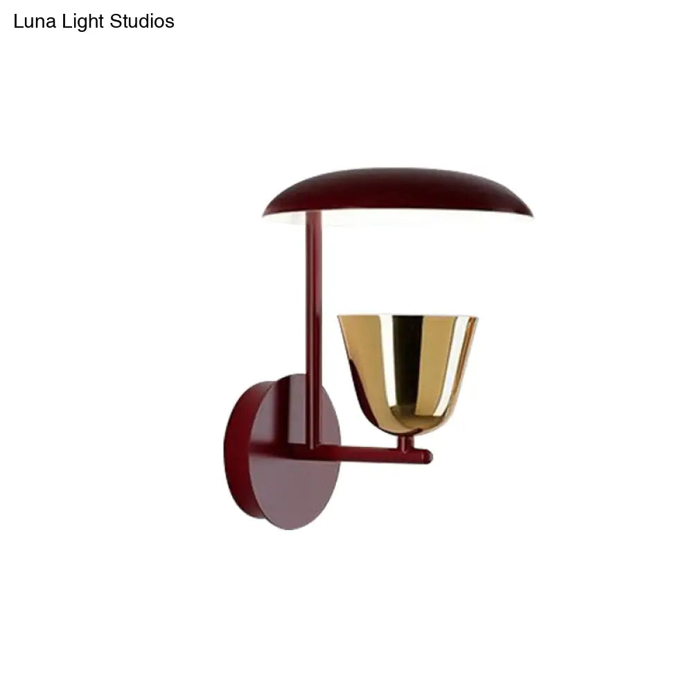 Aplique de pared contemporáneo DecorBites™ negro con pantalla de disco metálico y cuenco de latón - Lámpara de dormitorio