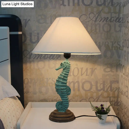 Lámpara de mesa contemporánea azul/roja con forma de caballito de mar y pantalla cónica de tela - Resina, 1 luz