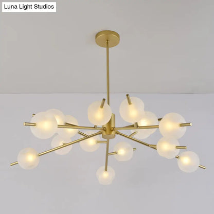 Lámpara colgante contemporánea de diseño ramificado con 15 bombillas metálicas, acabado en negro/dorado y pantallas de cristal esmerilado.