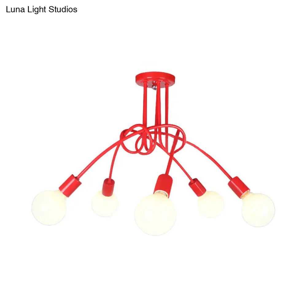 Lámpara de techo contemporánea DecorBites™ para sala de estar: amplia lámpara semiempotrada con elegante brazo metálico en espiral.