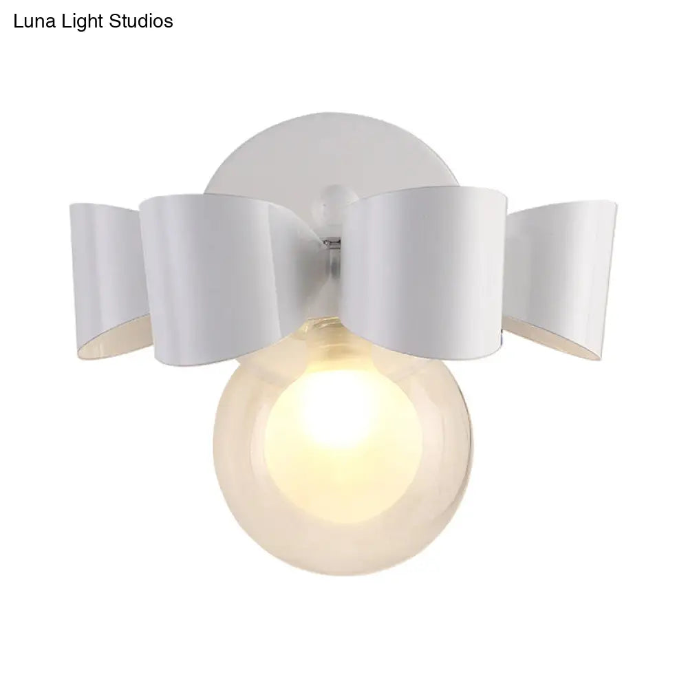 Lámpara de pared redonda de cristal transparente contemporáneo DecorBites™ - Aplique de pared blanco de 1 luz con diseño de arco