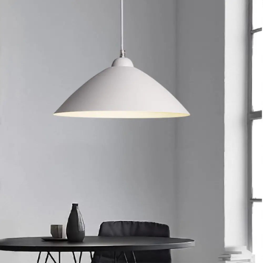 Contemporary Conical Metal Pendant Lamp - 1 Light Black/White - Perfect for Dining Room