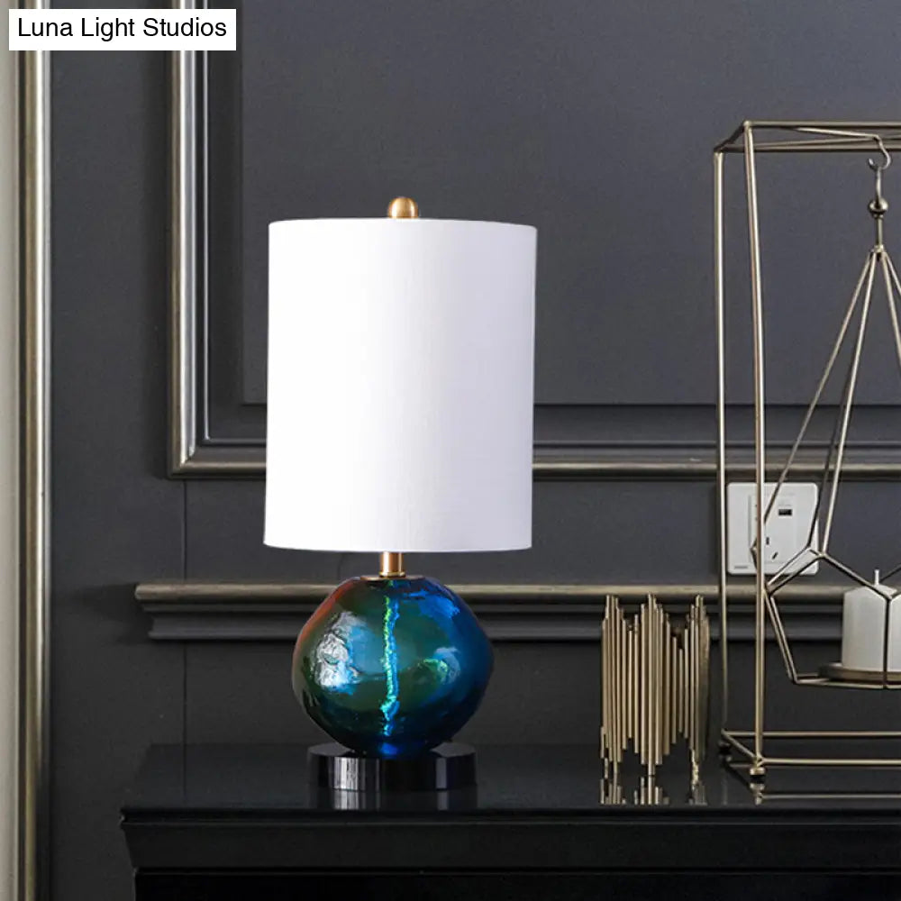 Lámpara de mesa cilíndrica contemporánea de tela con decoración de esmalte verde - Lámpara de noche blanca