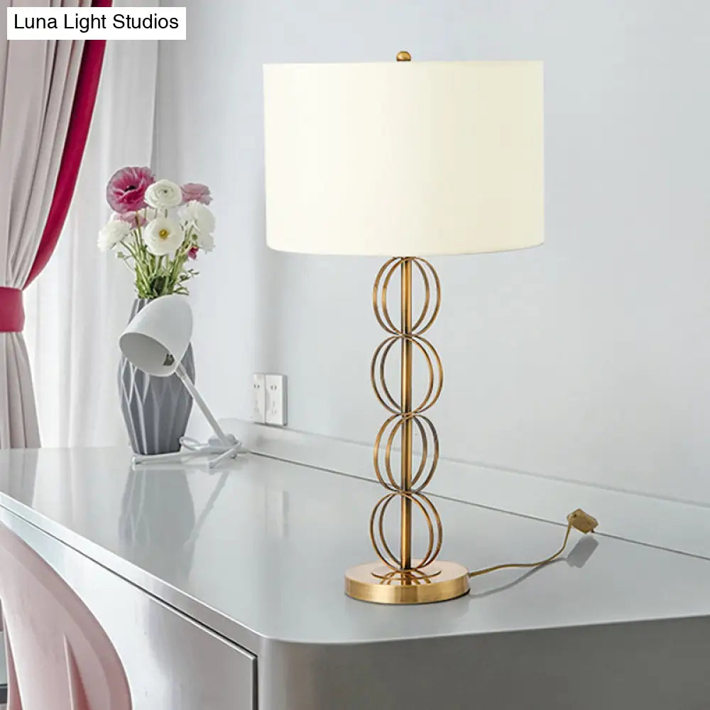Lámpara de noche cilíndrica contemporánea de tela - Iluminación de mesa de metal blanco para sala de estar