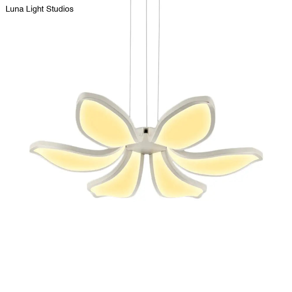 Lámpara de techo colgante de acrílico con forma de flor contemporánea - 6/8 luces LED blancas - Lámpara de techo colgante con múltiples variaciones de luz