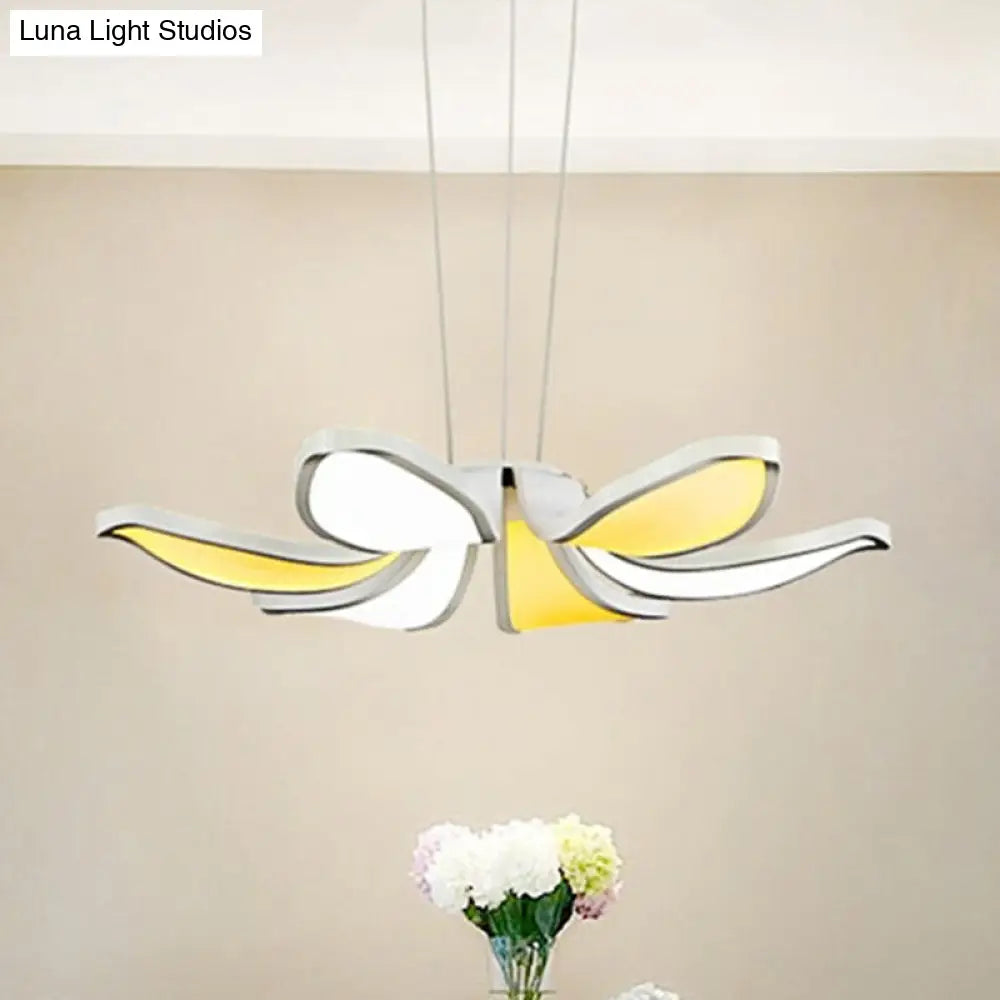 Lámpara de techo colgante de acrílico con forma de flor contemporánea - 6/8 luces LED blancas - Lámpara de techo colgante con múltiples variaciones de luz