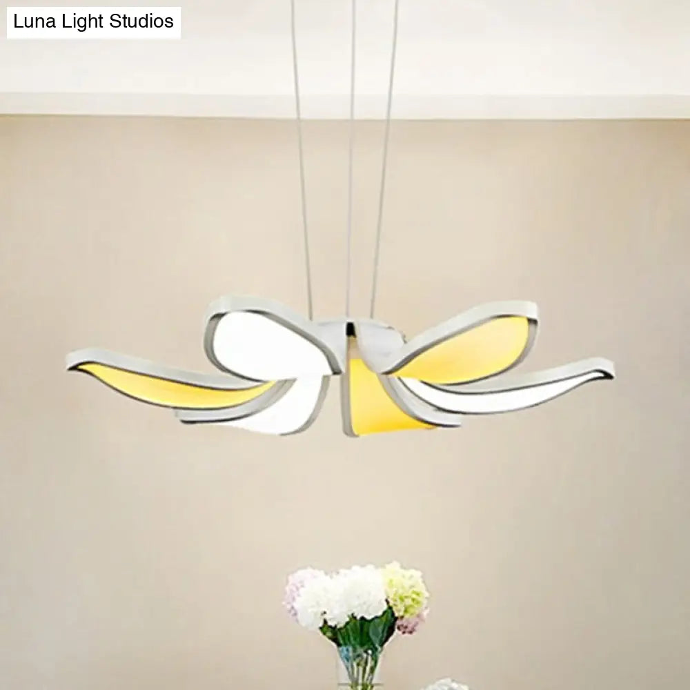 Lámpara de techo colgante de acrílico con forma de flor contemporánea - 6/8 luces LED blancas - Lámpara de techo colgante con múltiples variaciones de luz