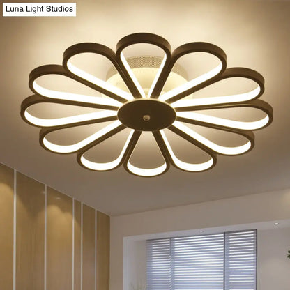 Lámpara de techo semiempotrada LED DecorBites™ con forma de flor contemporánea en acrílico blanco/tono cálido