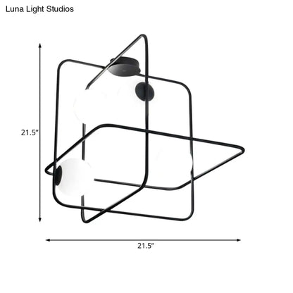 Lámpara de techo contemporánea DecorBites™ con 4 cabezales, cristal blanco mate, acabado negro/blanco/dorado