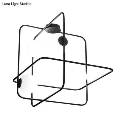 Lámpara de techo contemporánea DecorBites™ con 4 cabezales, cristal blanco mate, acabado negro/blanco/dorado