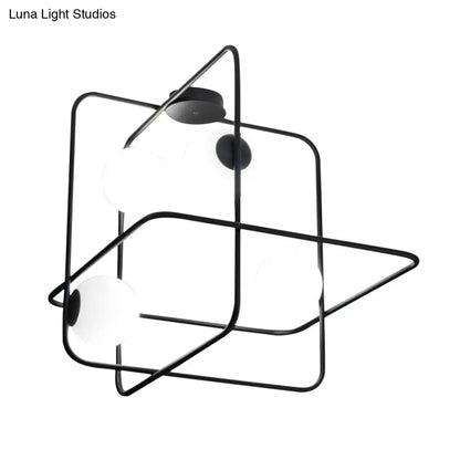 Lámpara de techo contemporánea DecorBites™ con 4 cabezales, cristal blanco mate, acabado negro/blanco/dorado