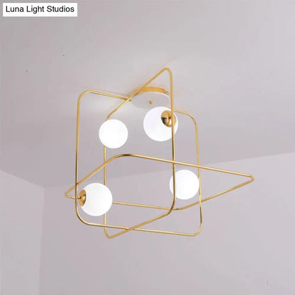 Lámpara de techo contemporánea DecorBites™ con 4 cabezales, cristal blanco mate, acabado negro/blanco/dorado