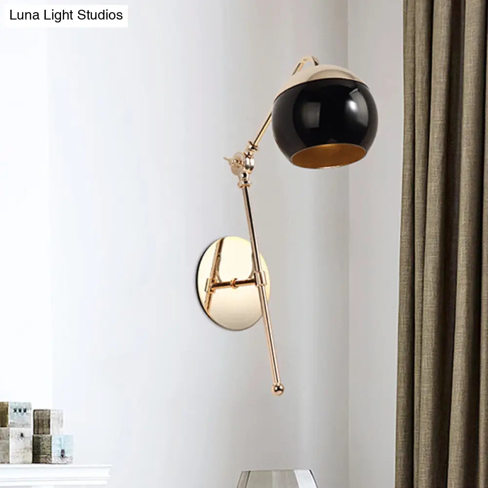 Aplique de pared contemporáneo DecorBites™ de cristal con brazo en acabado latón - Luz para dormitorio de 1 bombilla