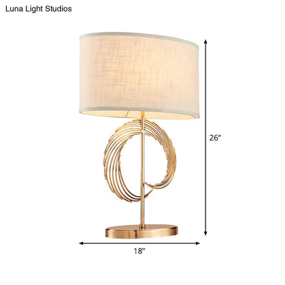 Lámpara de mesa contemporánea dorada estilo tambor - Elegante lámpara de dormitorio