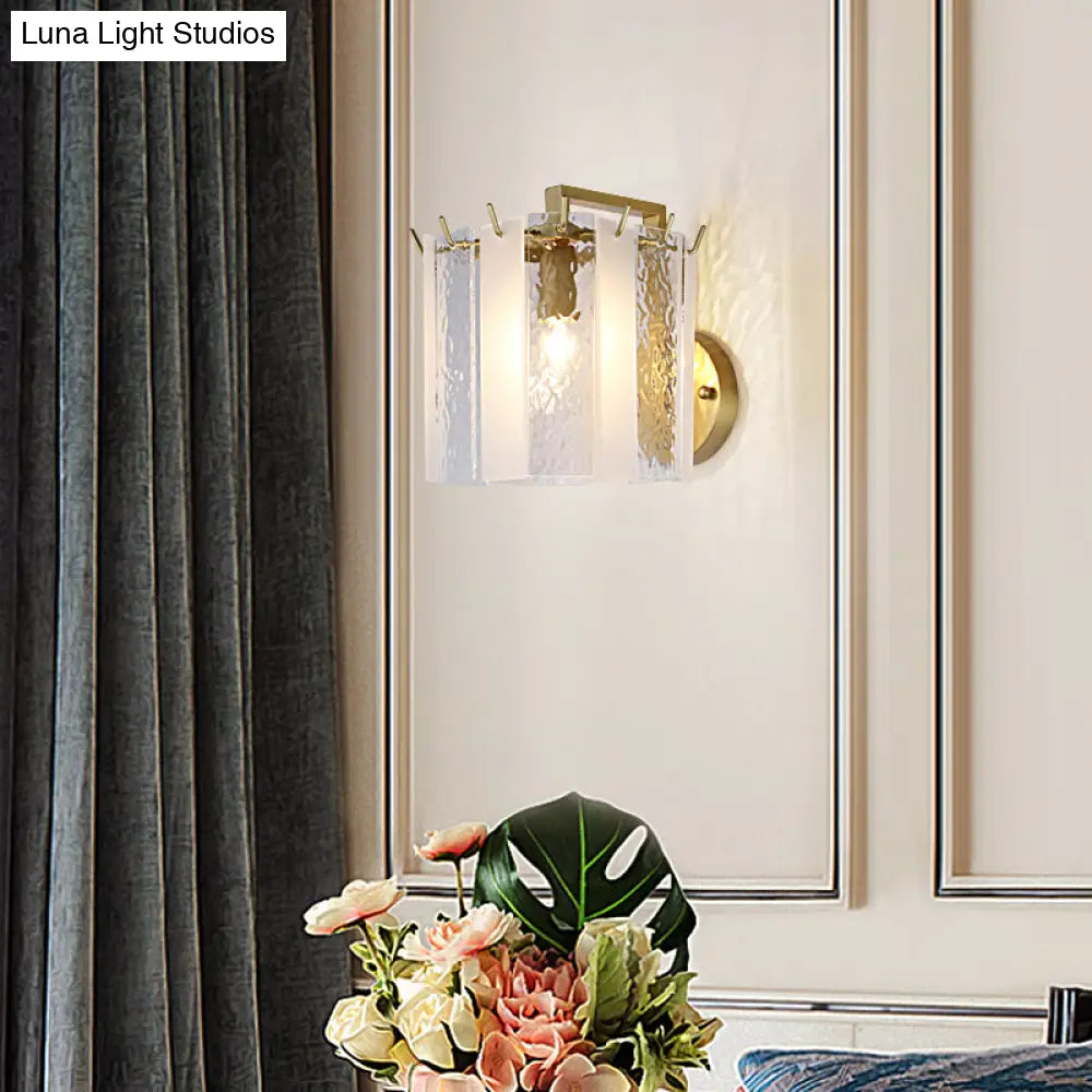 Aplique de pared DecorBites™ contemporáneo dorado con forma de tambor, acabado esmerilado y cristal de agua - 1 luz