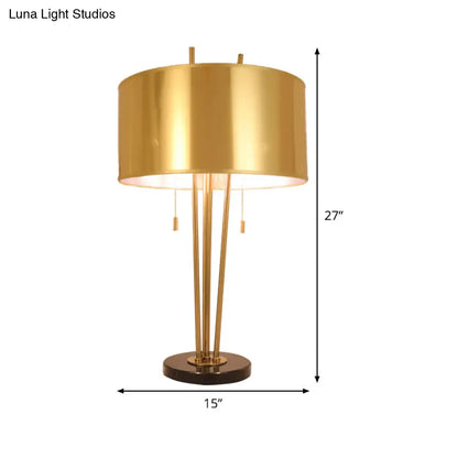 Lámpara de mesilla de noche contemporánea de tela dorada - Pantalla recta, 1 cabezal de iluminación de trabajo