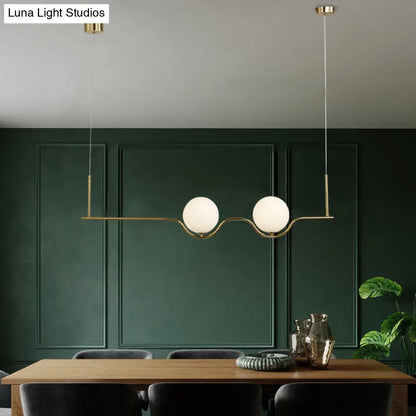 Lámpara de isla contemporánea dorada DecorBites™ con 2 cabezales y pantalla esférica de cristal blanco – Kit de lámpara colgante para comedor