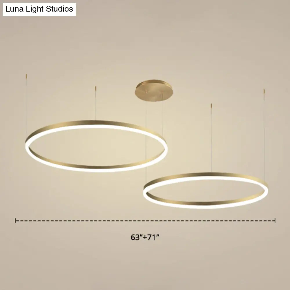 Lámpara colgante de araña contemporánea dorada de 2 capas con LED y anillo metálico