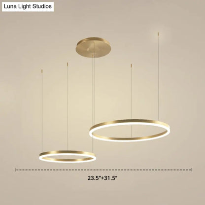 Lámpara colgante de araña contemporánea dorada de 2 capas con LED y anillo metálico