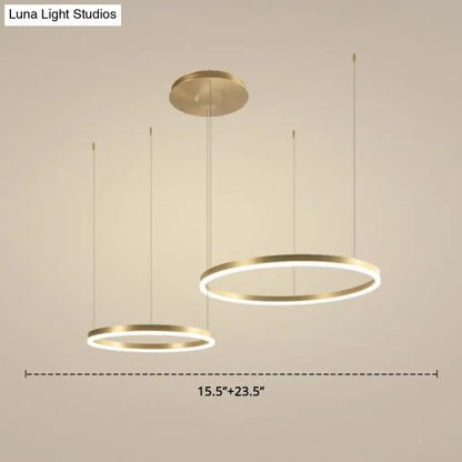 Lámpara colgante de araña contemporánea dorada de 2 capas con LED y anillo metálico