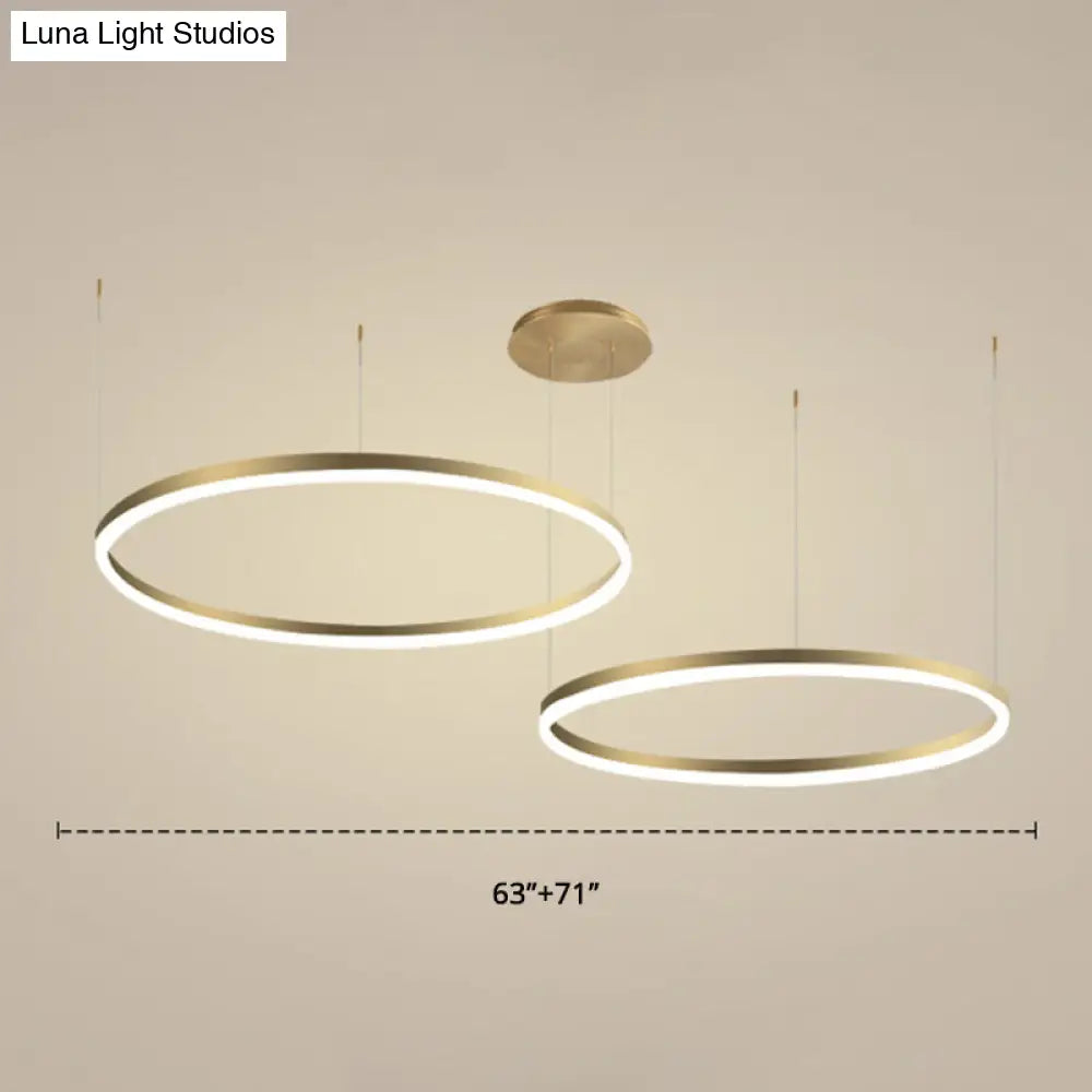 Lámpara colgante de araña contemporánea dorada de 2 capas con LED y anillo metálico