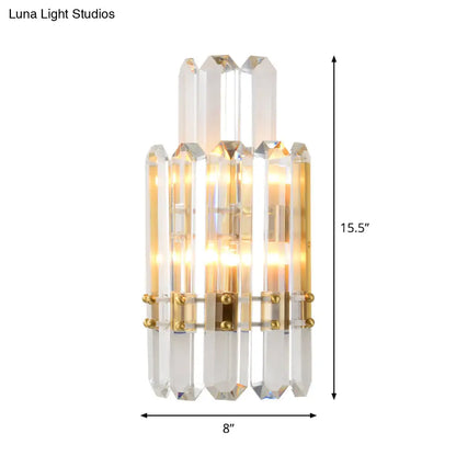 Aplique de pared contemporáneo DecorBites™ dorado con 2 niveles de prismas de cristal transparente: perfecto para restaurantes.