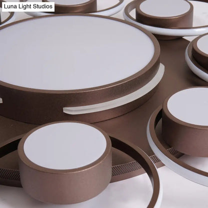 Lámpara de techo LED contemporánea DecorBites™ con pantalla acrílica. Disponible en luz cálida/blanca. Luminaria de montaje empotrado de 2/4/6 luces en diseño redondo marrón.