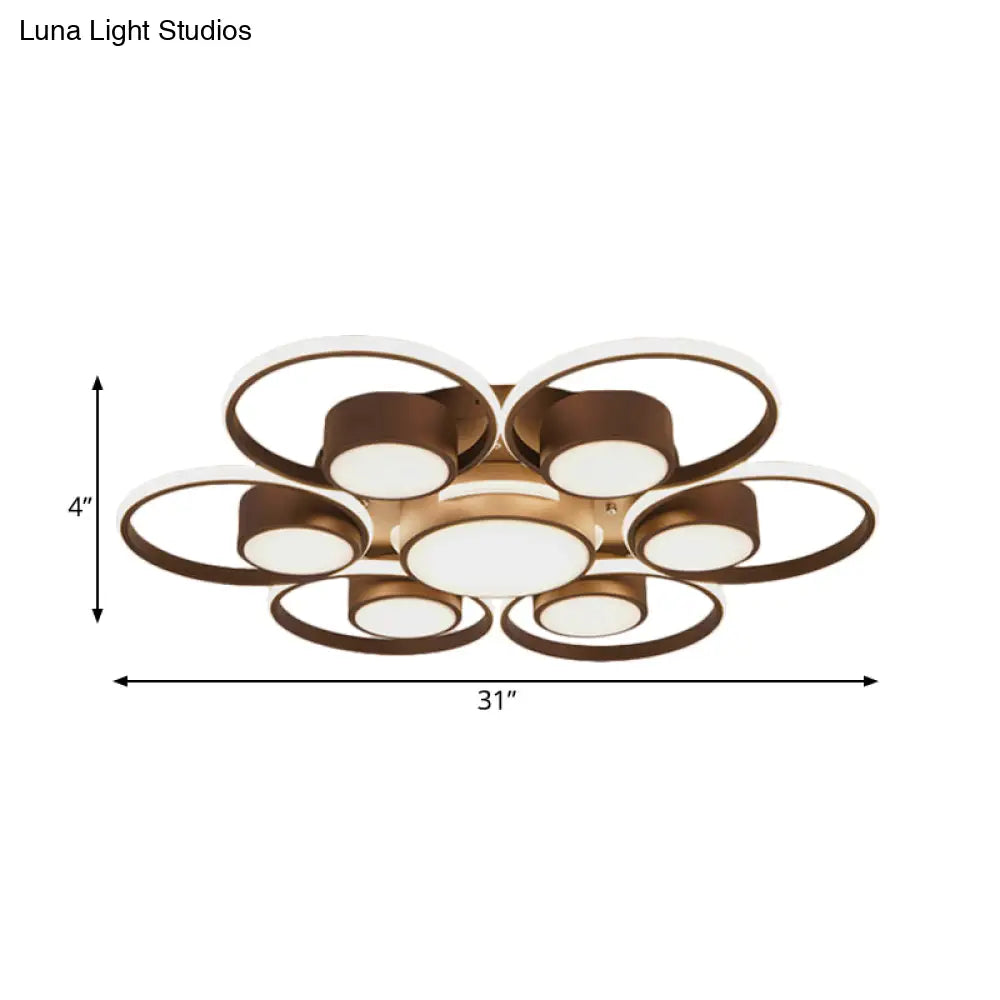 Lámpara de techo LED contemporánea DecorBites™ con pantalla acrílica. Disponible en luz cálida/blanca. Luminaria de montaje empotrado de 2/4/6 luces en diseño redondo marrón.