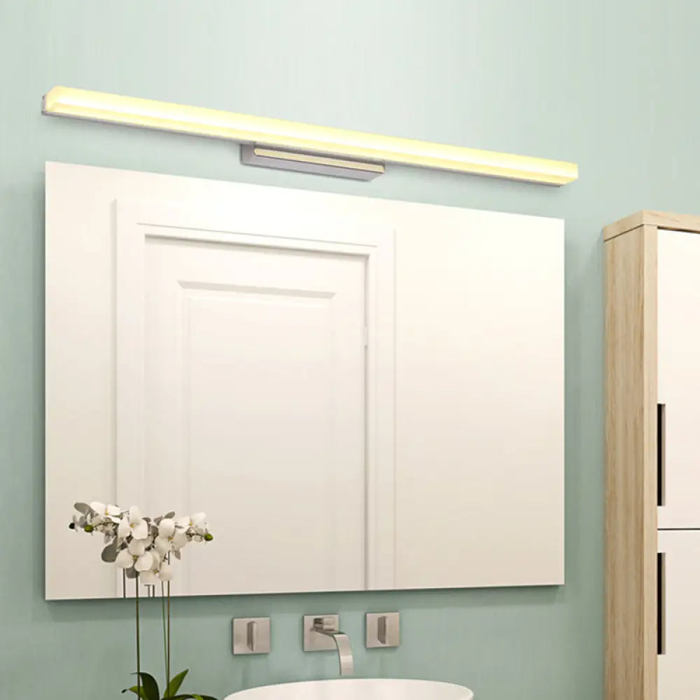 Lámpara de tocador DecorBites™ contemporánea LED cromada con pantalla metálica estilizada para baño