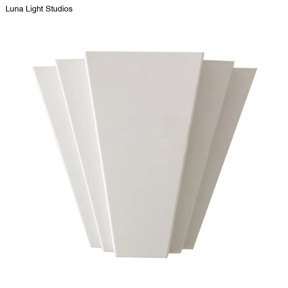 Aplique de pared LED contemporáneo DecorBites™ de hierro, blanco, montaje empotrado en sector - Iluminación blanca/cálida