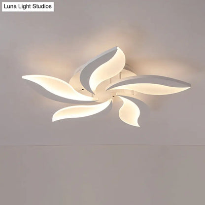 DecorBites™ DecorBites™ Contemporary LED Leaf Shaped Flushmount Lighting with Acrylic Diffuser - 3/12/15 Lights, White