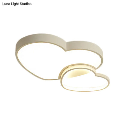 Lámpara de techo DecorBites™ Contemporary Loving Heart: Lámpara LED acrílica para habitación infantil - Rosa/Blanco, 13"/16.5"