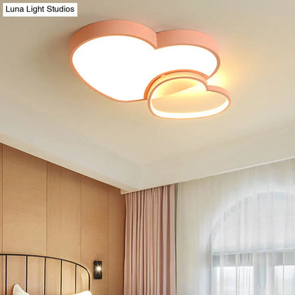 Lámpara de techo DecorBites™ Contemporary Loving Heart: Lámpara LED acrílica para habitación infantil - Rosa/Blanco, 13"/16.5"