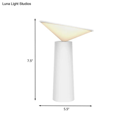 Lámpara de mesilla LED contemporánea de metal con pantalla de plástico - Diseño de torre blanca para leer libros