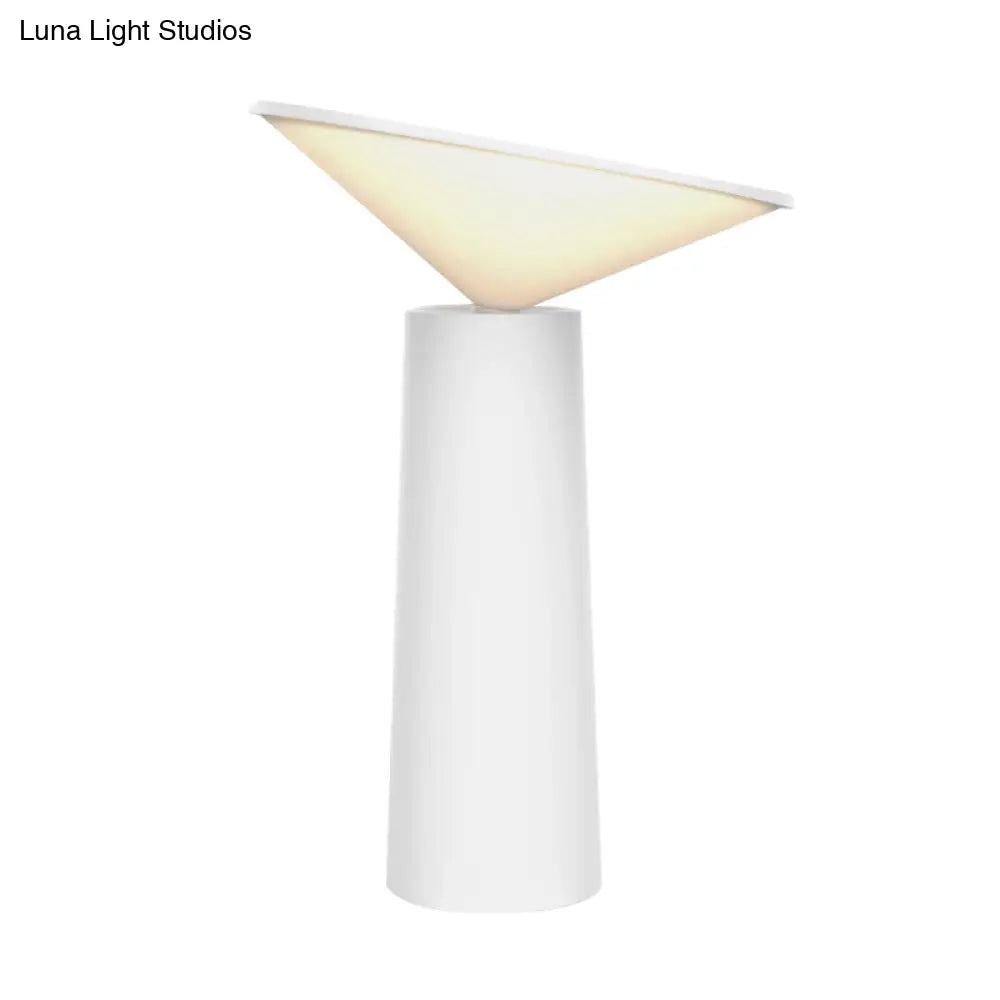 Lámpara de mesilla LED contemporánea de metal con pantalla de plástico - Diseño de torre blanca para leer libros