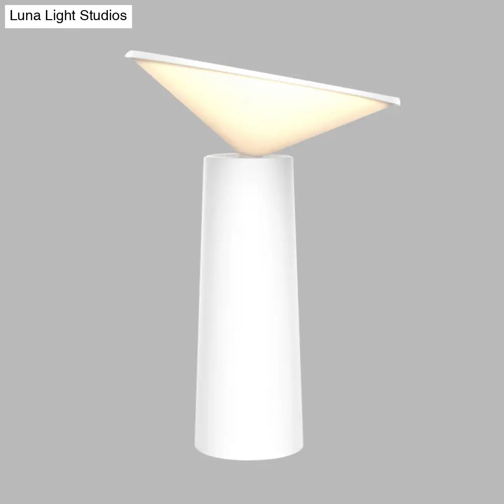 Lámpara de mesilla LED contemporánea de metal con pantalla de plástico - Diseño de torre blanca para leer libros