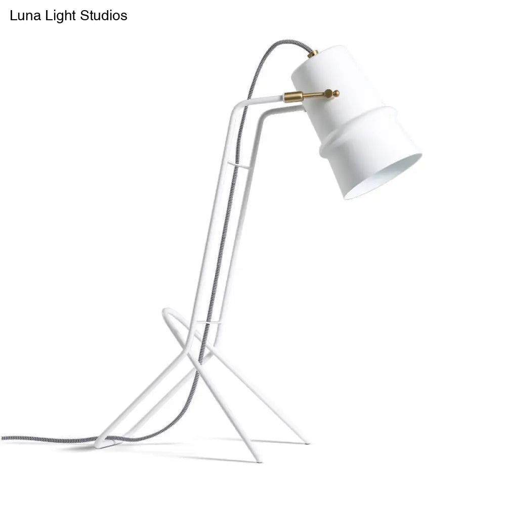 Lámpara de mesilla de noche contemporánea de metal con diseño acampanado - Luz de lectura de 1 bombilla en blanco