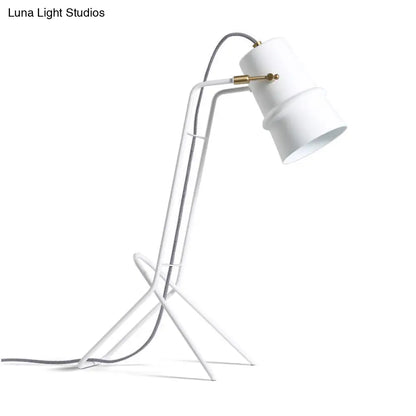 Lámpara de mesilla de noche contemporánea de metal con diseño acampanado - Luz de lectura de 1 bombilla en blanco