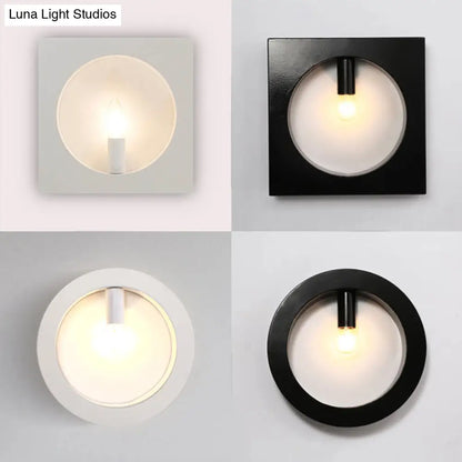 Aplique de pared contemporáneo DecorBites™ de metal con pantalla cuadrada/redondeada - Iluminación de baño de 1 luz en blanco y negro