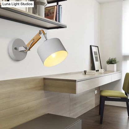 مصباح حائط معدني معاصر مع أسطوانة دوارة: وحدة إضاءة داخلية بمصباح واحد، أبيض