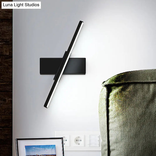 Aplique de pared LED DecorBites™ contemporáneo en negro/blanco metálico con luz cálida/blanca: Lámpara lineal para tocador
