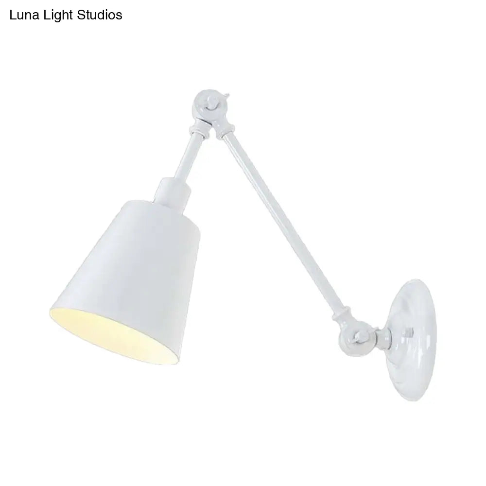 مصباح حائط معدني معاصر: ذراع قابل للتعديل، مصباح حائط مدبب لغرفة النوم باللون الأسود/الصدأ